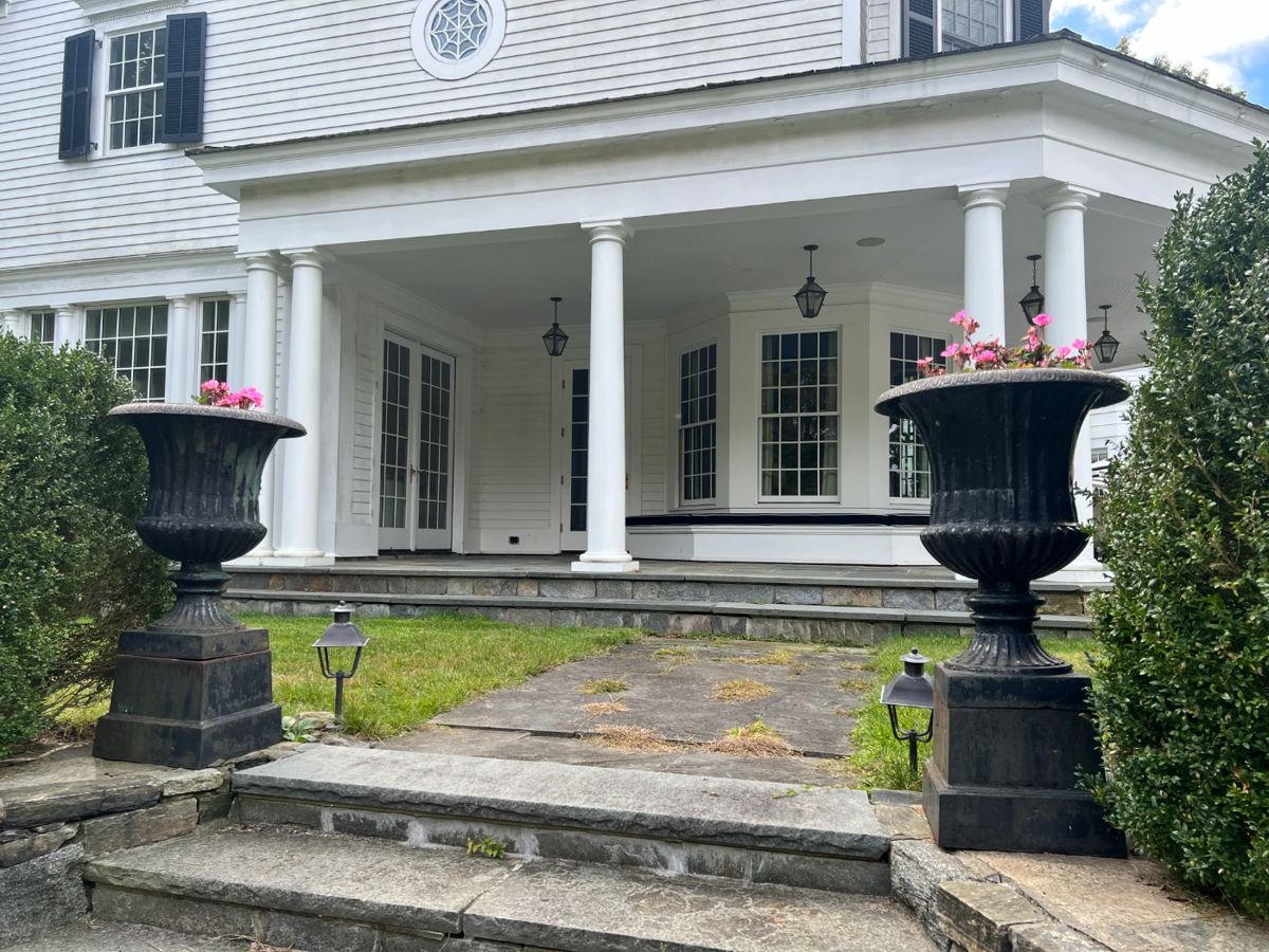 Waccabuc NY Estate Sale starts on 10/11/2024