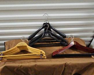 FTH164-Box Full Of High Quality Wooden Hangers