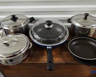 FTH122-Lot Of Pots And Pans