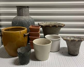 FTH186- Various Planter Pots 