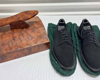 FTH212- Vintage Wooden Shoe Shine Box, Accessories, With Men’s Dress Shoes 