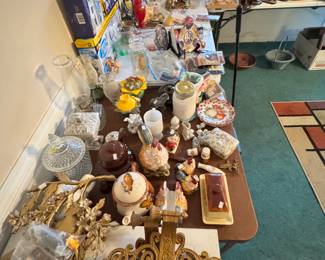 Collectibles/Glassware/household items