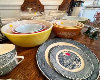 Nesting Bowls/China/Cake Plate