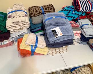 Towels/Bath Clothes/Linens
