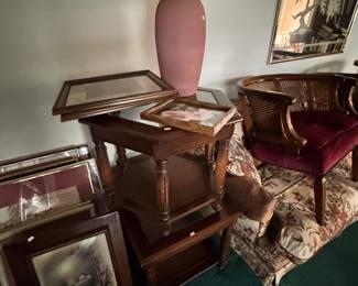 End tables/Lamps/Pictures/Furniture