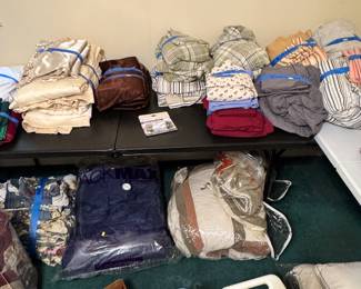 Sheets/ Comforters/Linens