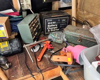 Battery Charger/Tools