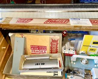 Knit King machine and many accessories, JAC 40