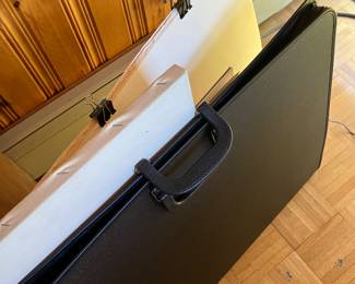Artist portfolio carrying case