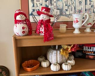 Bookshelf  Holiday cabinets 