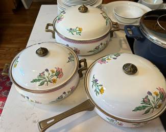 Lot #150 - $30 -Set of 3 enamel covered pots by Tabletops unlimited