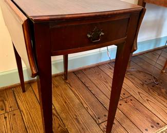 Lot #85 - $145- Pembroke table. 28"H x 26-3/4"D x 15-1/2"W