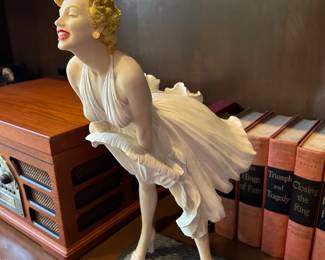 Lot #160 - $45 - Marilyn Monroe statue. 17-1/2”H resin with no mark