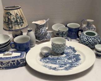 Blue White Dinnerware 23 Pieces