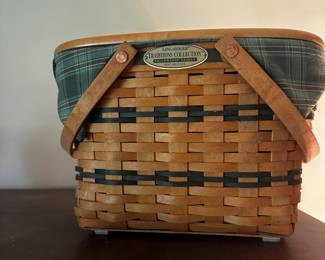 LONGABERGER FELLOWSHIP BASKET
