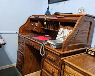 Rolltop desk