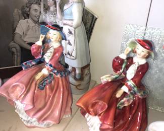 ROYAL DALTON FIGURINE COLLECTION FROM ENGLAND NO DAMAGE