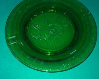 VINTAGE SIGNED AMERICAN EAGLE GREEN ASHTRAY VERY HEAVY WEIGHT NO DAMAGE 