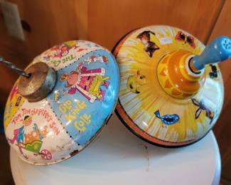 You spin me right round baby, right round....