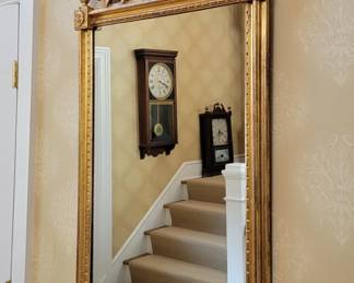 Mirror, mirror on the wall,
Do I see clocks, 
Big and small?