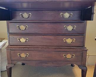 Would ya look at the legs on this secretary ;)