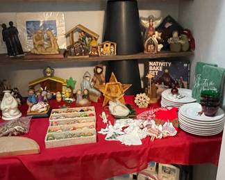 CHRISTMAS DECOR, HANDPAINTED WOODEN RUSSIAN ORNAMENTS