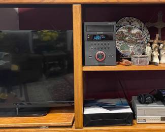 SONY CD PLAYER, VIZIO TV, PHILIPS VHS/DVD PLAYER