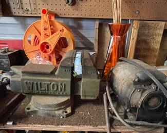 VINTAGE WILTON VICE