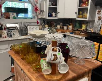 KITCHEN ISLAND, KITCHENWARES