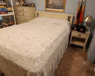 Awesome 4 piece vintage bedroom set.  