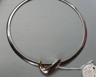 Reversible 14k white gold and yellow gold Omega Choker. 44.32g of gold