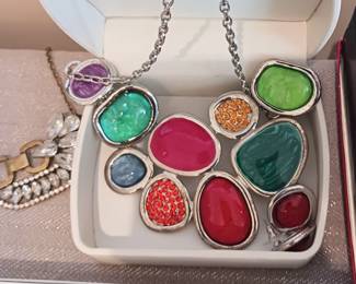 Colorful Chunky bibb necklace