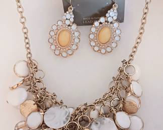 Chunky necklace and matching earrings