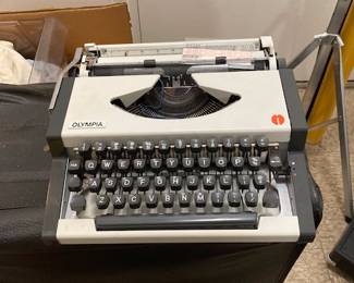 Olympia typewriter works great