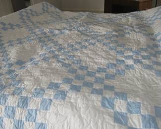 Machine quilted quilt
