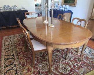 Dining table with 6 chairs - 2 captain chairs, 4 regular chairs