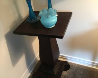 ANTIQUE PEDESTAL 