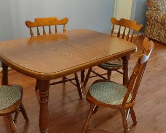 Dining room table and 4 chairs