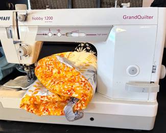 PFAFF Hobby 1200 Grand Quilter with handmade machine cover