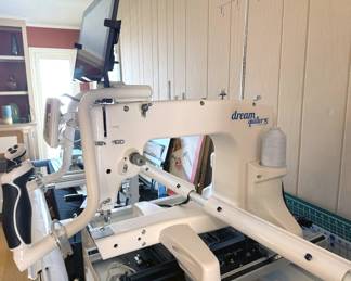 Brother Long Arm Dream Quilter 15 with Dream Fabric Frame Table + digital tablet