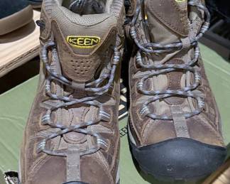 Women’s tops mostly size Large; winter vests, jackets, blouses, shirts, never worn undergarments; pants mostly size Small including multiple pairs of jeans from White House Black Market; shoes in sizes 7 - 8.5, many barely worn. Brands include Suzanne Betro, Lularoe, Ewedoos