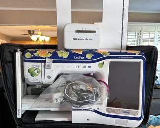 Brother Innov-IS XV8500D The Dream Machine with case + attachments