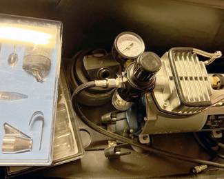 Zero-G airbrush + accessories