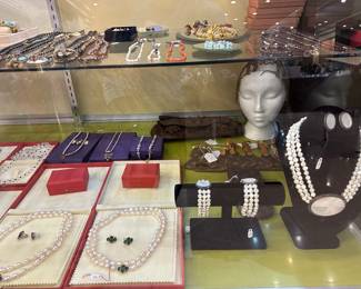 GUMPS Jewlery - high end - and VERY NICE