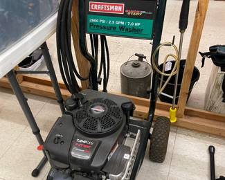 Craftsman 2800 PSI pressure washer 7.0 OHV Briggs & Straton.