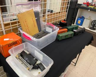 Lionel late 50's 7 piece set with accessories. 