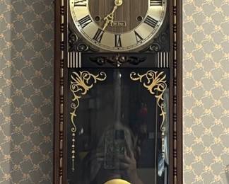 Rhythm 30 Day Clock w/ Key