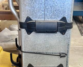 Rolling portable tool box 