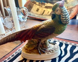 Decorative bird statue 