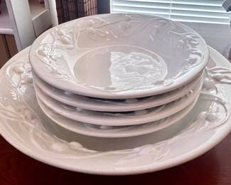 Williams Sonoma "Olive Harvest" Italian Pasta Bowl Set